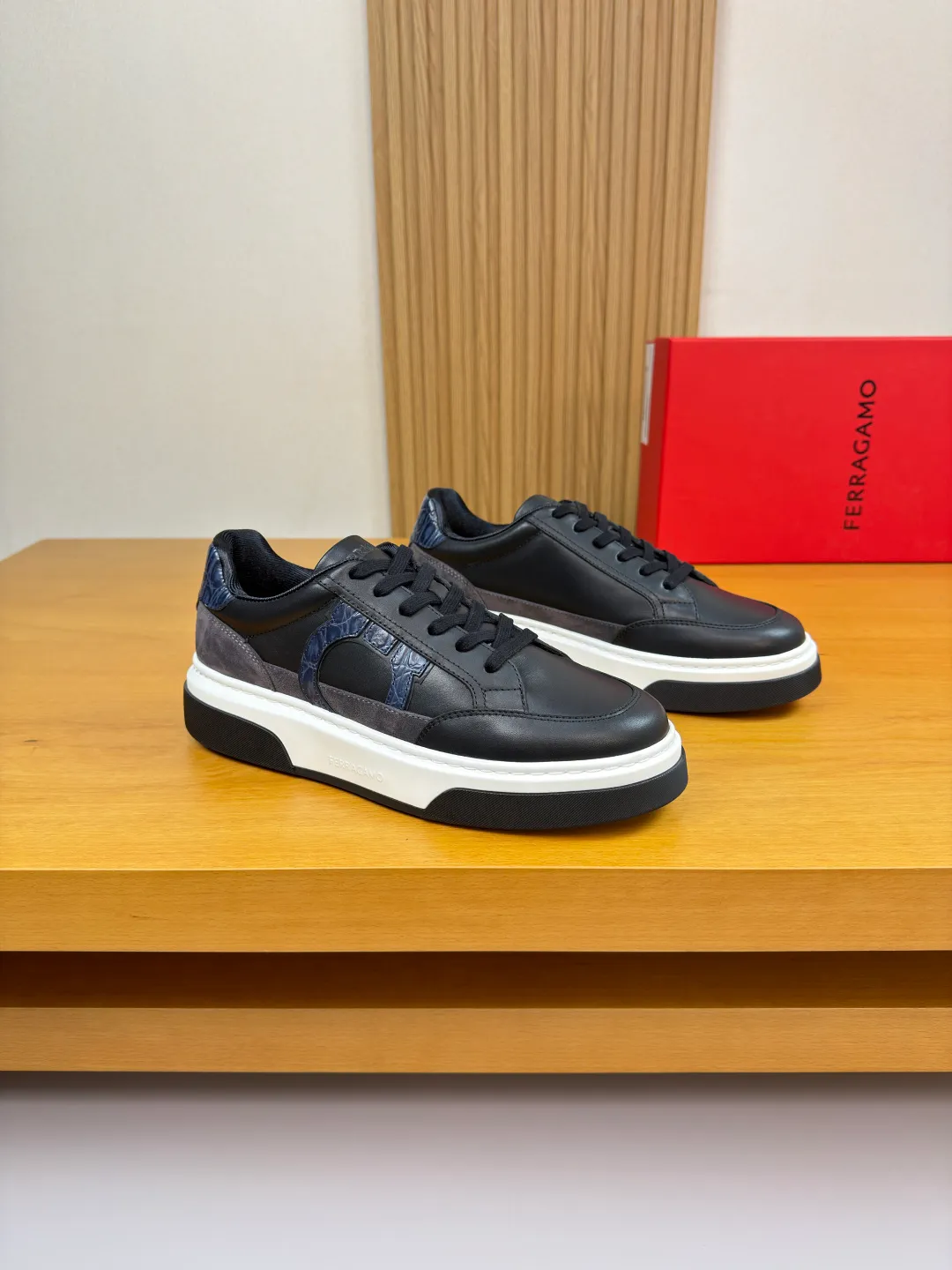 Men's men's shoes 💰440 [New style] 🏃‍♂️🏃‍♂️[Ferragamo] Ferragamo - High-end quality original order·Casual sports shoes -Upper: 🔝Nappa calfskin, suede calfskin, shoe body. Sewing brand totem, tongue air pressure brand logo -Inner: water-dyed cowhide -Outsole: ultra-light TPU foam rubber; molded outsole -Ultra-high quality control and fine workmanship: outstanding (high-end, extravagance, grade) -Size: 38-45 (46, can be customized)